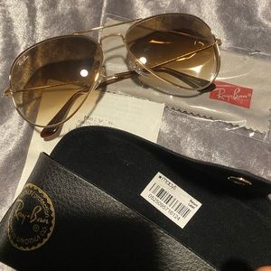 NWT Ray Ban aviator sunglasses